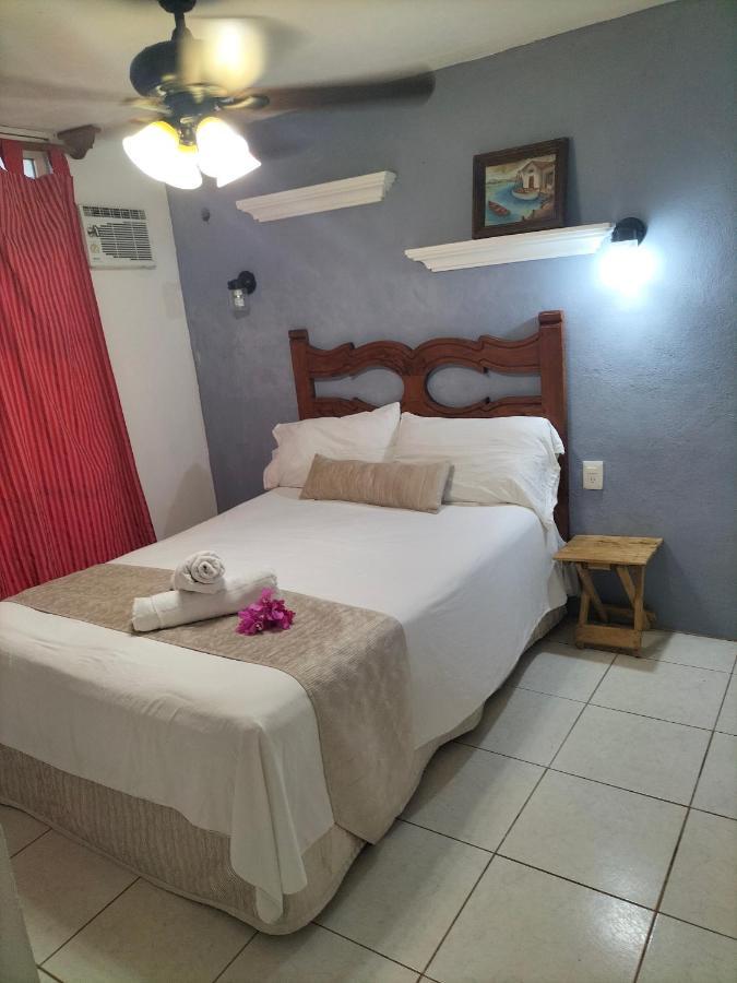 Casa Valladolid Cancún Esterno foto